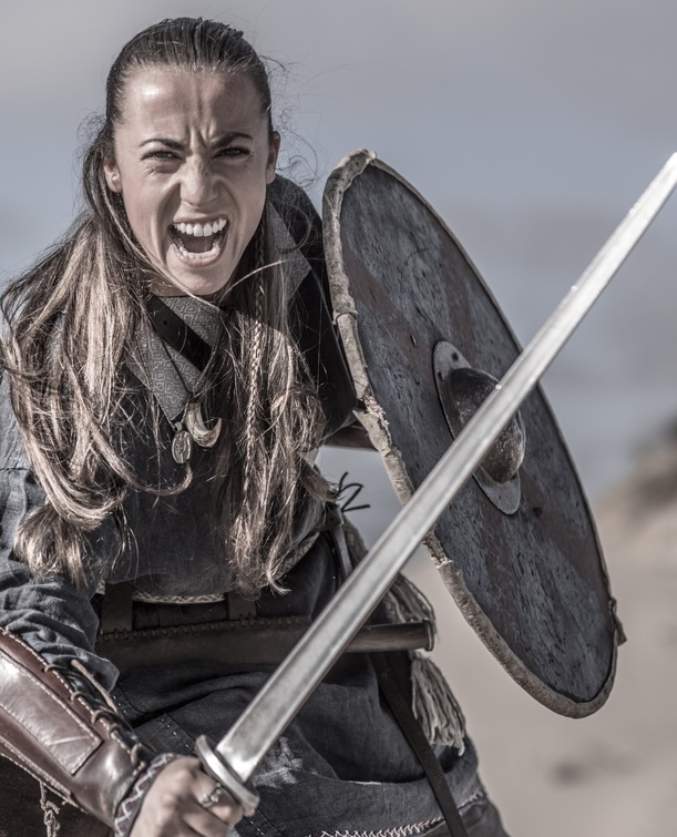 Over de glanzende kling van je eigen zwaard Over de glanzende kling van je eigen zwaard